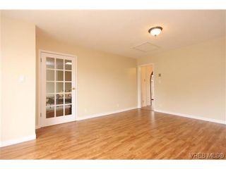 Photo 11: 2296 Edgelow St in VICTORIA: SE Arbutus House for sale (Saanich East)  : MLS®# 609935
