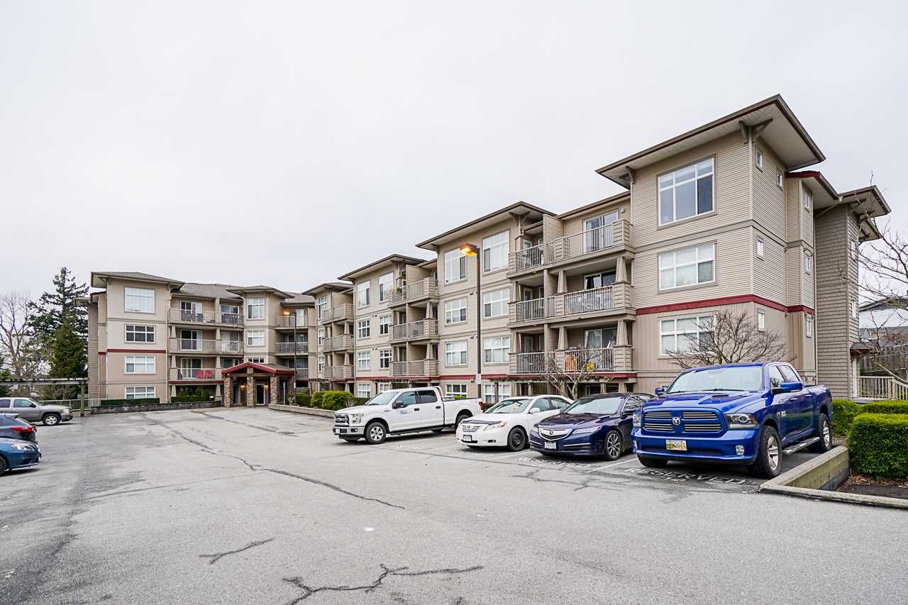 Main Photo: 109 2515 PARK Drive in Abbotsford: Abbotsford East Condo for sale in "Viva On Park" : MLS®# R2540617