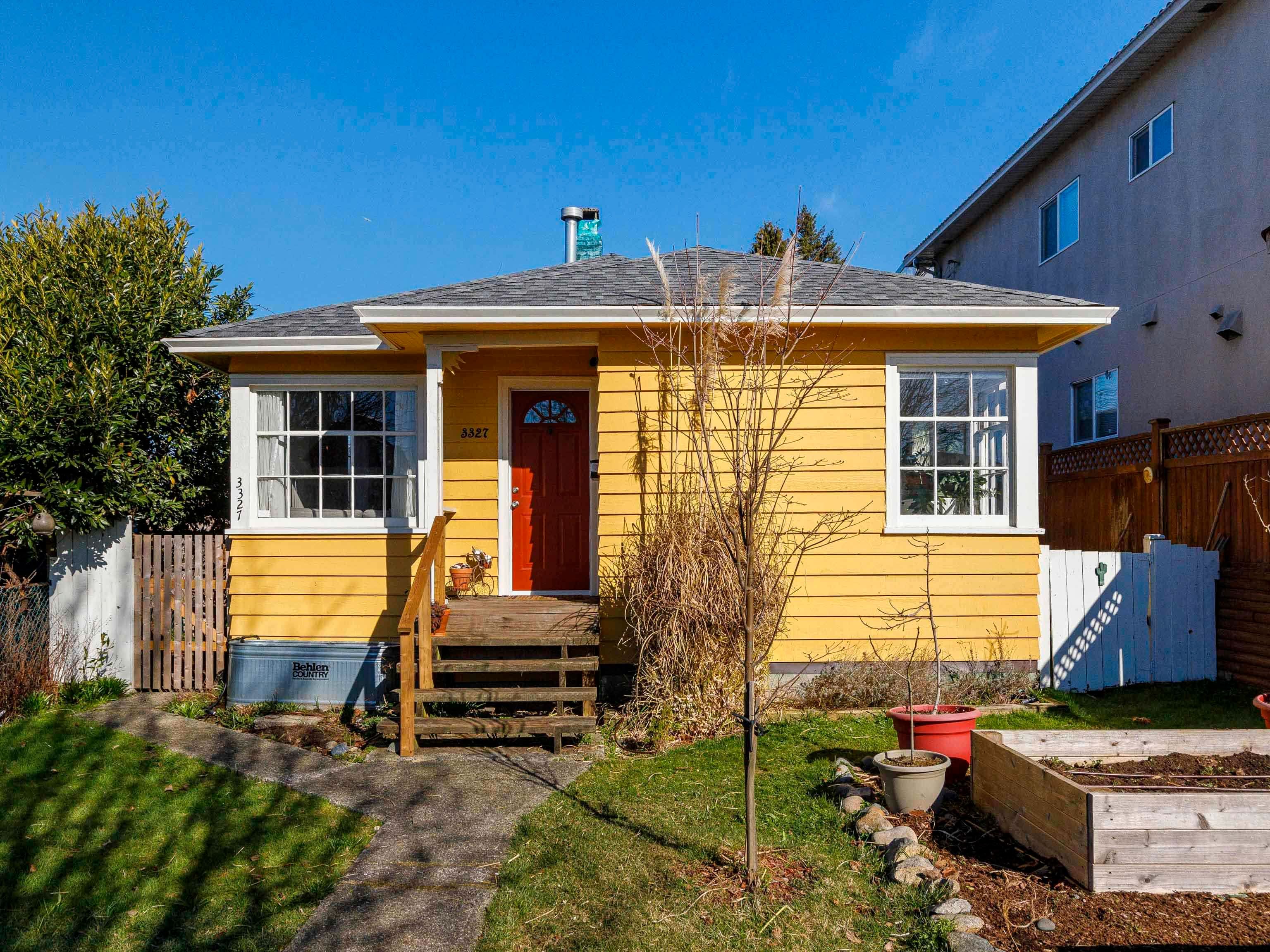 Main Photo: 3327 ADANAC Street in Vancouver: Renfrew VE House for sale (Vancouver East)  : MLS®# R2661187