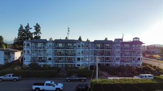 Photo 1: 4H 690 Colwyn St in Campbell River: CR Campbell River Central Condo for sale : MLS®# 926759