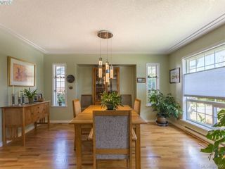 Photo 2: 4570 Viewmont Ave in VICTORIA: SW Royal Oak House for sale (Saanich West)  : MLS®# 775672