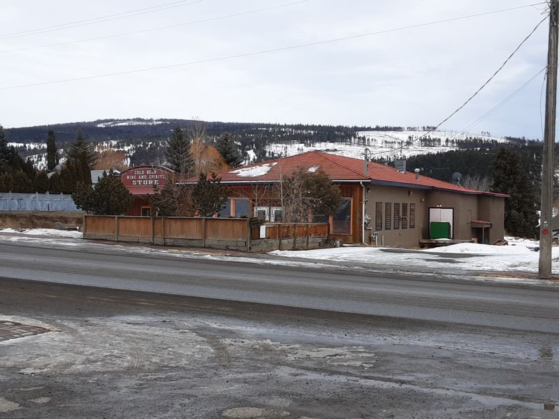 FEATURED LISTING: 1613 Cariboo Hwy 97 