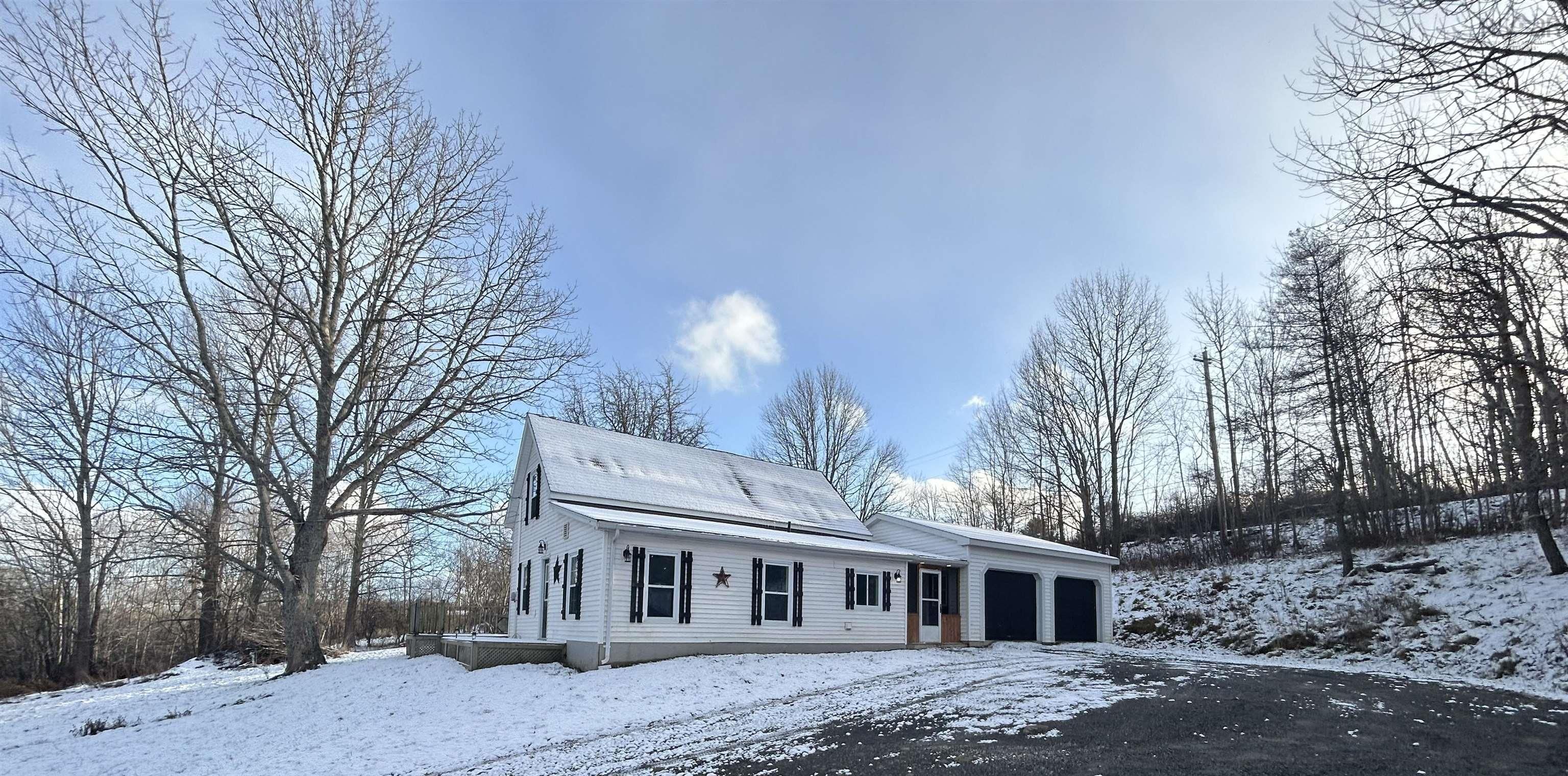 Main Photo: 171 Willow Street in Hants Border: Kings County Residential for sale (Annapolis Valley)  : MLS®# 202324979