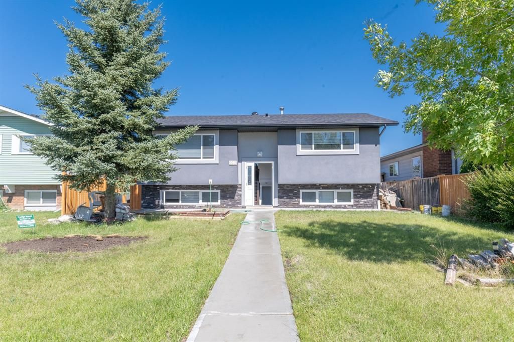 Main Photo: 280 Rundlefield Road NE in Calgary: Rundle Detached for sale : MLS®# A1142021