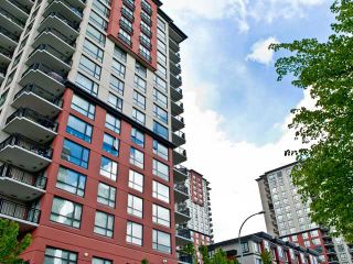 Photo 1: 302 833 AGNES Street in New Westminster: Downtown NW Condo for sale in "NEWS" : MLS®# V855336