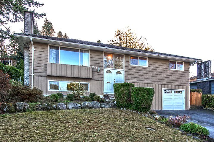 Main Photo: 932 BAKER Drive in Coquitlam: Chineside House for sale in "CHINESIDE" : MLS®# R2014307