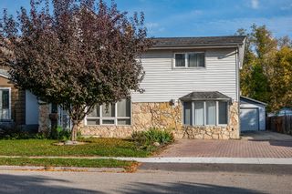 Photo 1: 210 Alfred Aenue in Portage la Prairie: House for sale : MLS®# 202224505