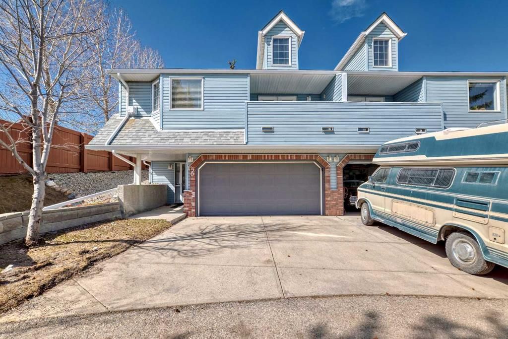Main Photo: 90 Valley Ridge Heights NW in Calgary: Valley Ridge Row/Townhouse for sale : MLS®# A2123308