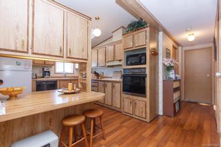 Photo 9: 5 1536 Middle Rd in View Royal: VR Glentana Manufactured Home for sale : MLS®# 775203