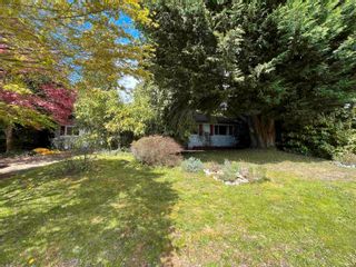 Photo 3: 917 CHARLAND Avenue in Coquitlam: Coquitlam West House for sale : MLS®# R2681732