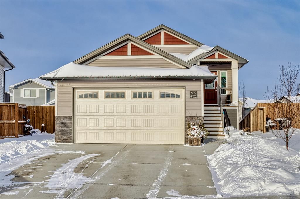 Main Photo: 609 Bluebell Bay W: Lethbridge Detached for sale : MLS®# A2028574