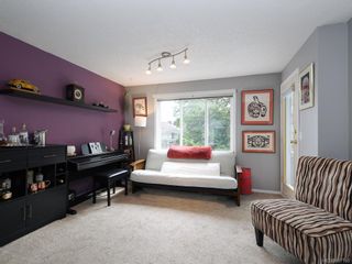 Photo 5: 206 3921 Shelbourne St in Saanich: SE Mt Tolmie Condo for sale (Saanich East)  : MLS®# 857180