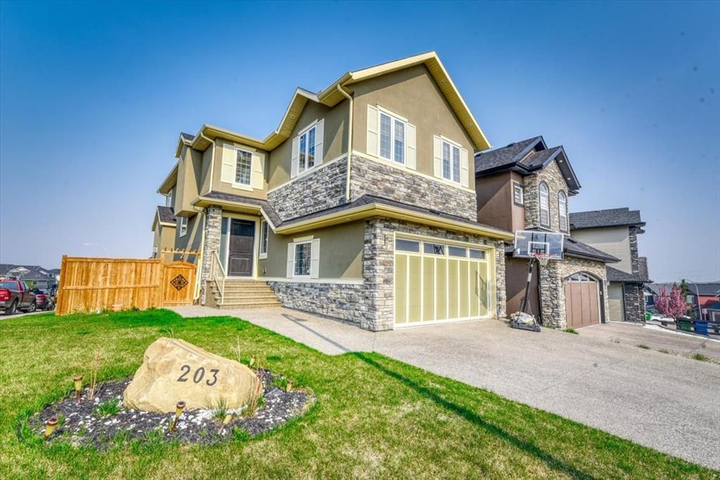 Main Photo: 203 Nolancliff Crescent NW in Calgary: Nolan Hill Detached for sale : MLS®# A2049979