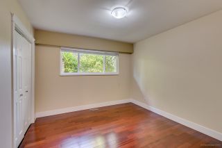 Photo 6: 1049 SPRICE Avenue in Coquitlam: Central Coquitlam House for sale : MLS®# R2113500