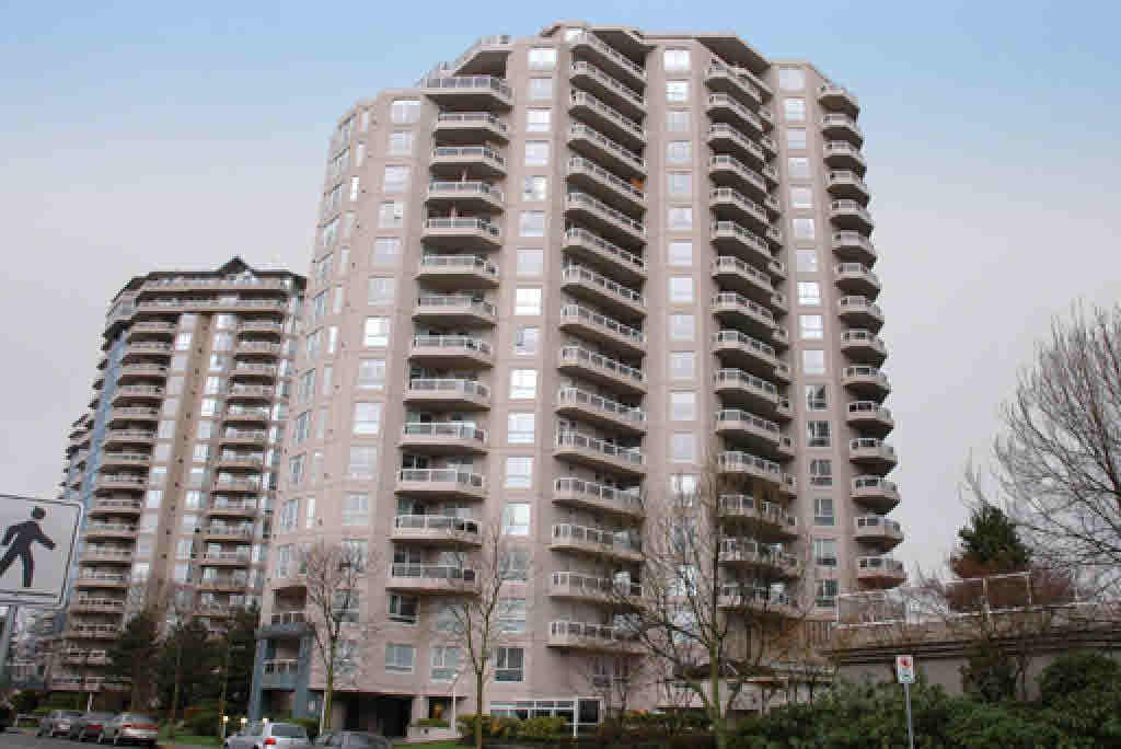 Main Photo: 705 1185 Quayside Drive in New Westminster: Quay Condo for sale : MLS®# V520508
