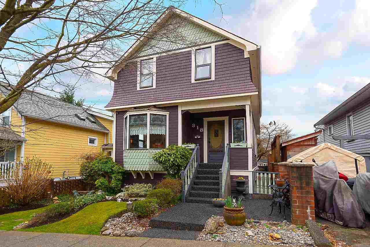 Main Photo: 318 ALBERTA STREET in New Westminster: Sapperton House for sale : MLS®# R2555027