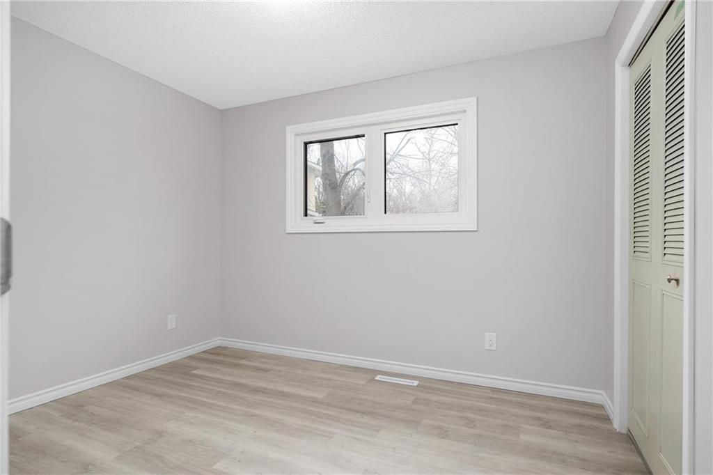 Photo 14: Photos: 4 McMurray Bay in Winnipeg: Bright Oaks Residential for sale (2C)  : MLS®# 202008911