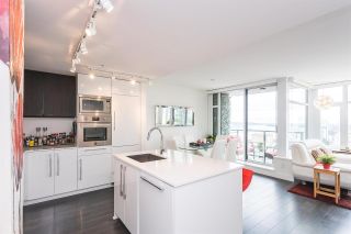 Photo 2: 1305 188 Agnes Street in : Downtown NW Condo for sale (New Westminster)  : MLS®# R2615563