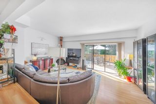 Photo 3: 6744 KNEALE Place in Burnaby: Montecito Townhouse for sale in "Sperling Townhomes" (Burnaby North)  : MLS®# R2729869