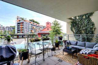 Photo 10: 205 88 W 1ST Avenue in Vancouver: False Creek Condo for sale in "The One" (Vancouver West)  : MLS®# R2713620