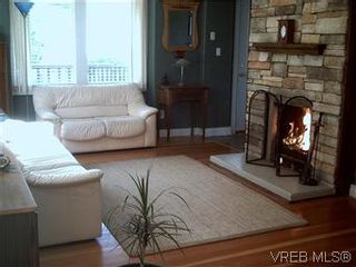 Photo 3: 119 St. Lawrence St in VICTORIA: Vi James Bay House for sale (Victoria)  : MLS®# 556315