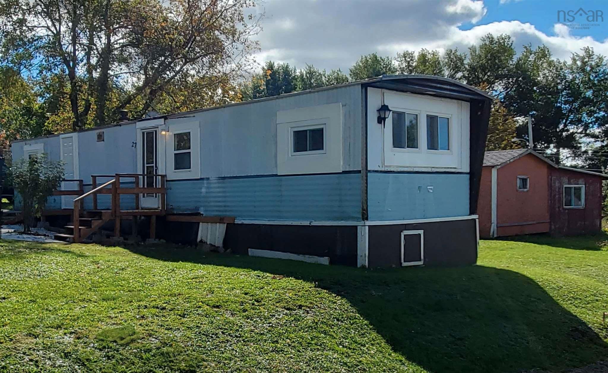 Main Photo: 27 Elm Street in Springhill: 102S-South Of Hwy 104, Parrsboro and area Residential for sale (Northern Region)  : MLS®# 202125158