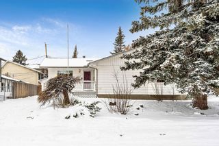 Photo 3: 627 26 Avenue NE in Calgary: Winston Heights/Mountview Detached for sale : MLS®# A2011031