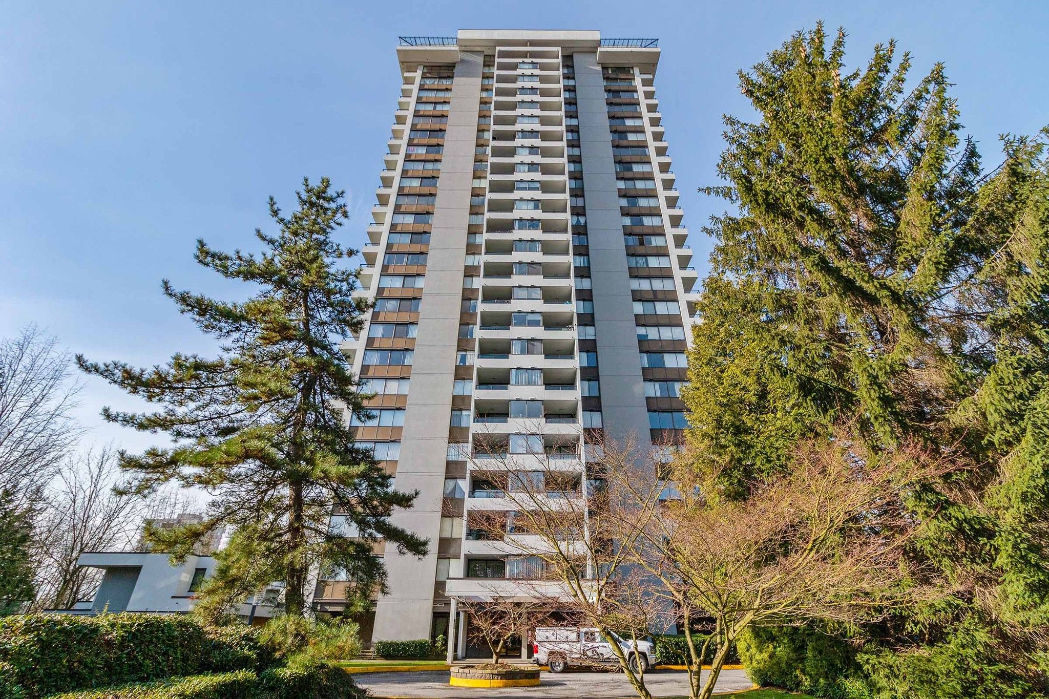 Main Photo: 2007 9521 CARDSTON Court in Burnaby: Government Road Condo for sale in "CONCORD PLACE" (Burnaby North)  : MLS®# R2524995