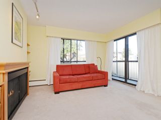 Photo 2: 203 1420 E 7TH Avenue in Vancouver: Grandview VE Condo for sale in "LANDMARK COURT" (Vancouver East)  : MLS®# R2354522