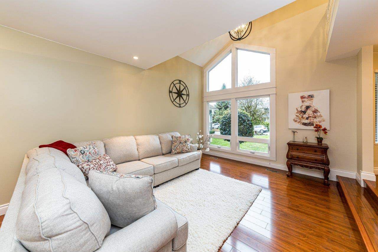 Photo 5: Photos: 1530 LIGHTHALL COURT in North Vancouver: Indian River House for sale : MLS®# R2516837