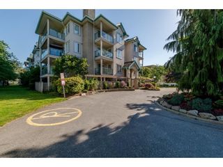 Photo 3: 103 20453 53RD Avenue in Langley: Langley City Condo for sale in "COUNTRYSIDE ESTATES" : MLS®# R2712402