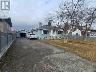 Photo 1: 557 MCLEAN STREET in Quesnel: House for sale : MLS®# R2863834