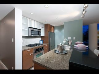 Photo 9: TH108 980 Cooperage Way in Vancouver: Yaletown Townhouse for sale (Vancouver West)  : MLS®# V1089222