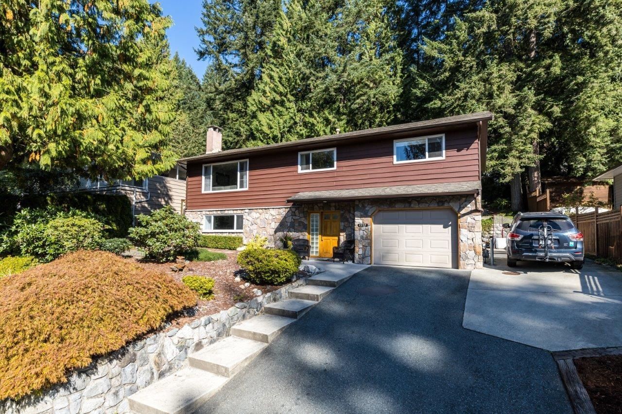 Main Photo: 2228 HYANNIS Drive in North Vancouver: Blueridge NV House for sale in "BLUERIDGE" : MLS®# R2648566