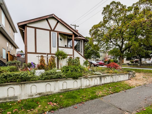 Main Photo: 8007 Montcalm Street in Vancouver: Marpole Home for sale ()  : MLS®# R2007808