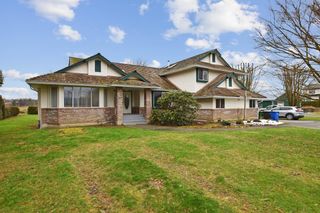 Photo 2: 32606 TOWNSHIPLINE Road in Abbotsford: Matsqui House for sale in "Matsqui Prairie" : MLS®# R2758580