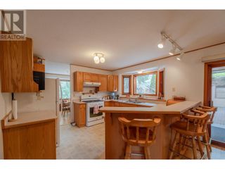 Photo 6: 8015 VICTORIA Road in Summerland: House for sale : MLS®# 10308038
