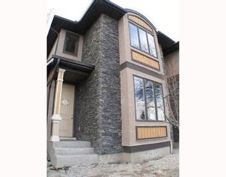 Main Photo: 4511 16 Street in Calgary: Duplex for sale : MLS®# C3318150