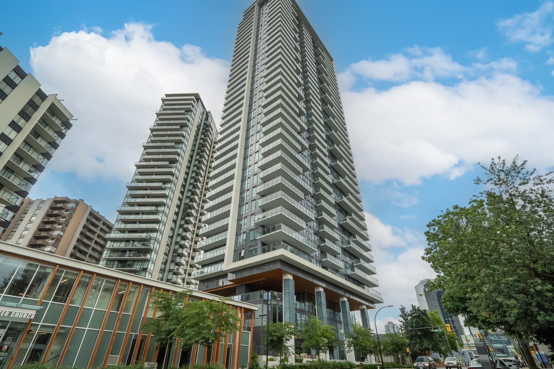 Main Photo: 1106 4711 HAZEL Street in Burnaby: Forest Glen BS Condo for sale (Burnaby South)  : MLS®# R2802339