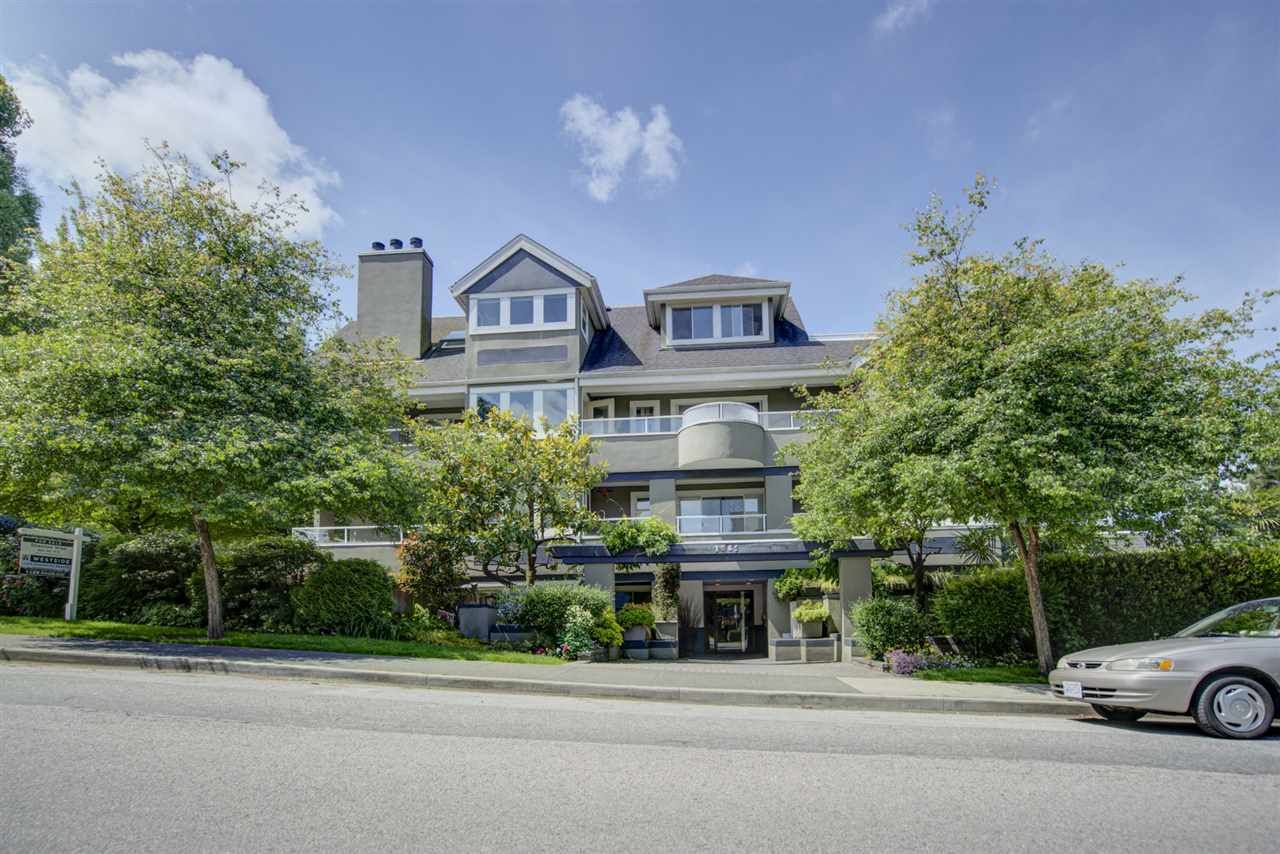 Main Photo: 203 1665 ARBUTUS Street in Vancouver: Kitsilano Condo for sale in "The Beaches" (Vancouver West)  : MLS®# R2463318