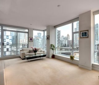 Photo 4: 803 1455 HOWE STREET in Vancouver: Yaletown Condo for sale (Vancouver West)  : MLS®# R2691538