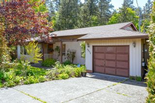 Photo 1: 6872 Central Saanich Rd in Central Saanich: CS Keating House for sale : MLS®# 931537