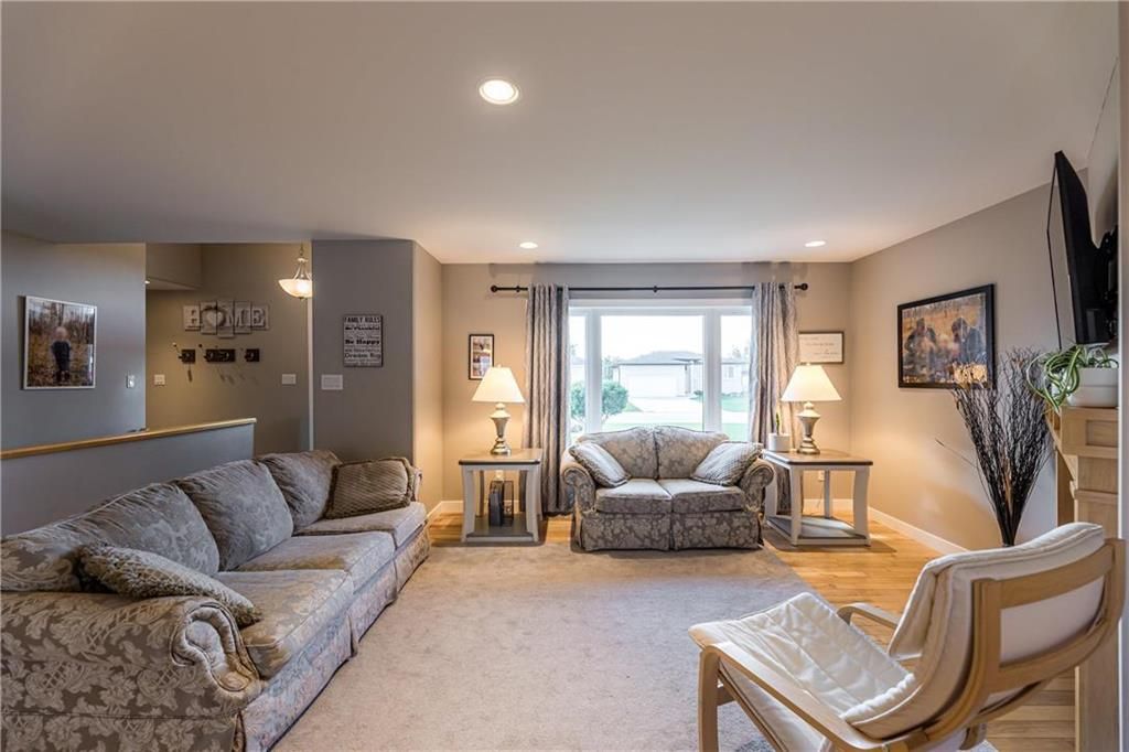 Photo 10: Photos: 13 ALDERWOOD Crescent in Steinbach: Southland Estates Residential for sale (R16)  : MLS®# 202122048