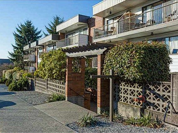 Main Photo: 221 2033 TRIUMPH Street in Vancouver: Hastings Condo for sale in "MACKENZIE HOUSE" (Vancouver East)  : MLS®# R2093555