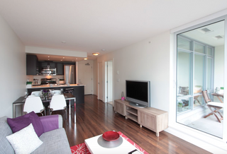 Photo 3:  in Vancouver: Condo for sale (Vancouver East)  : MLS®# R2372007