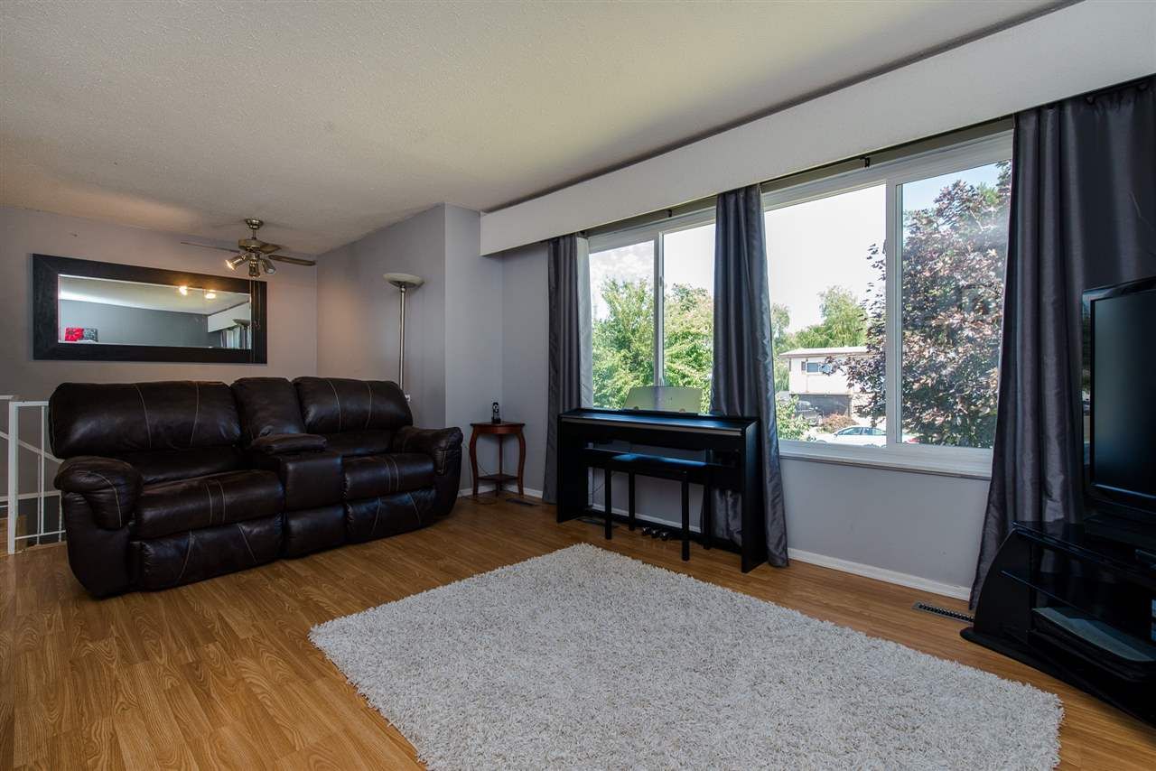 Photo 7: Photos: 9215 JAMES Street in Chilliwack: Chilliwack E Young-Yale House for sale : MLS®# R2290423