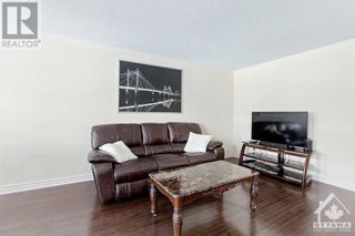Photo 7: 109 CALVINGTON AVENUE in Ottawa: House for sale : MLS®# 1389209