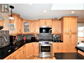 Photo 10: 519 Loon Avenue in Vernon: House for sale : MLS®# 10305994