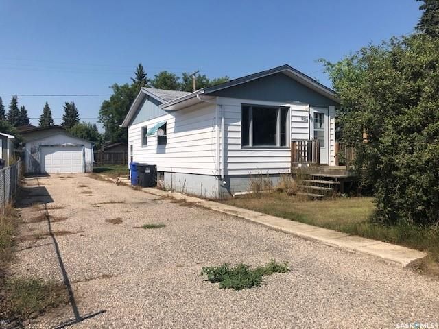 Main Photo: 603 Hill Avenue in Wawota: Residential for sale : MLS®# SK896198