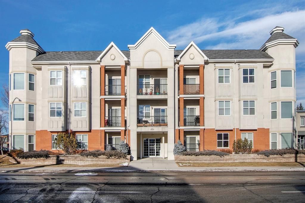 Main Photo: 207 2134 Kensington Road NW in Calgary: West Hillhurst Apartment for sale : MLS®# A2040758